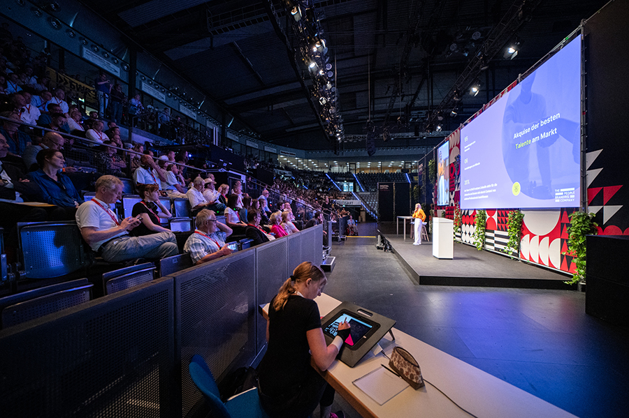 Graphic Recording beim Digitalgipfel Baden-Württemberg in der Porsche Arena Stuttgart – Christine Münzenmaier